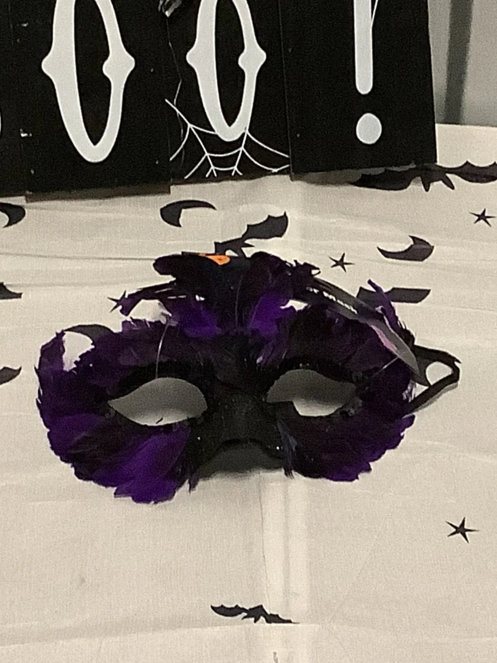 Feathered Masquerade Eye Mask - Purple